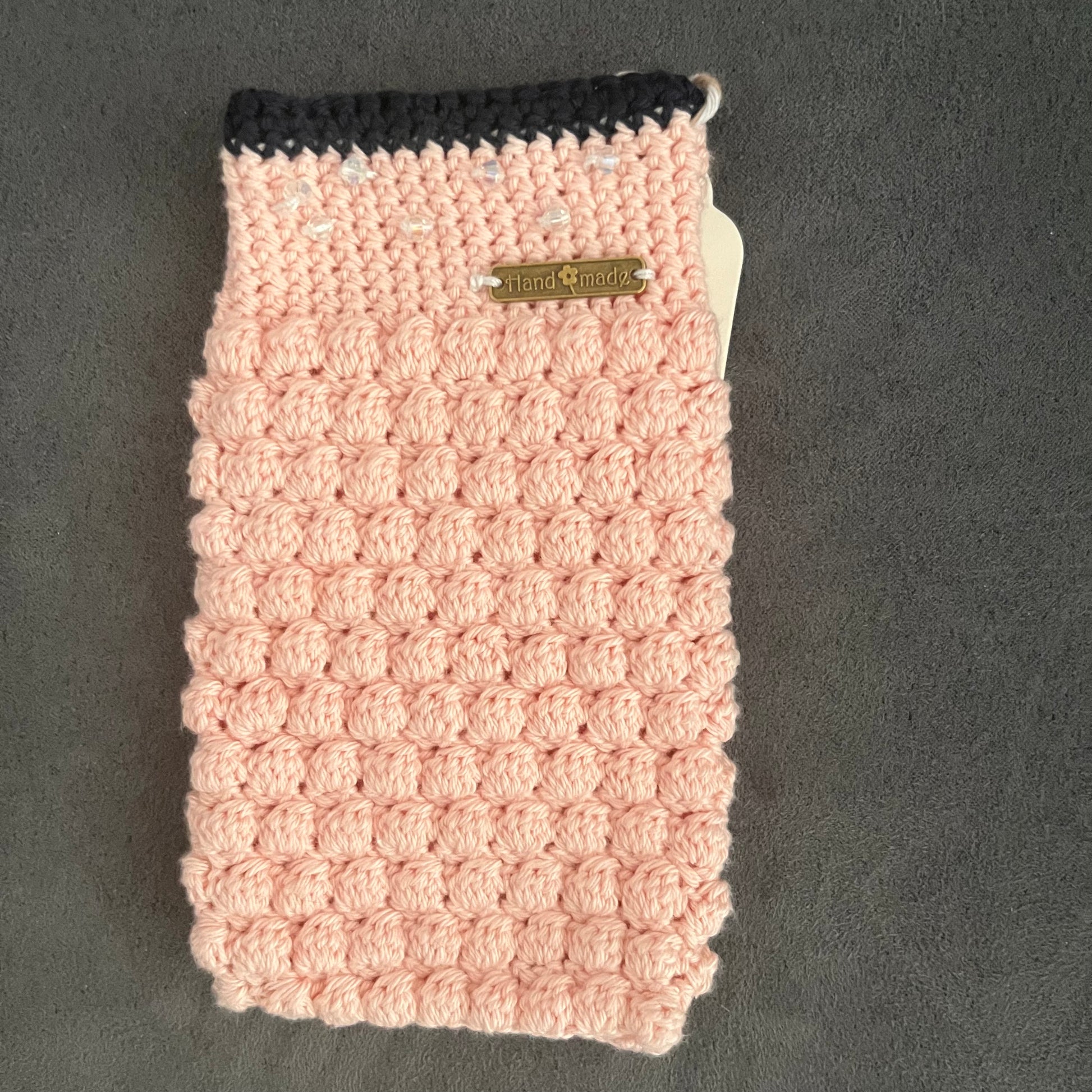Stilvoll, handgemacht und immer dabei – gehäkelten Handytaschen
