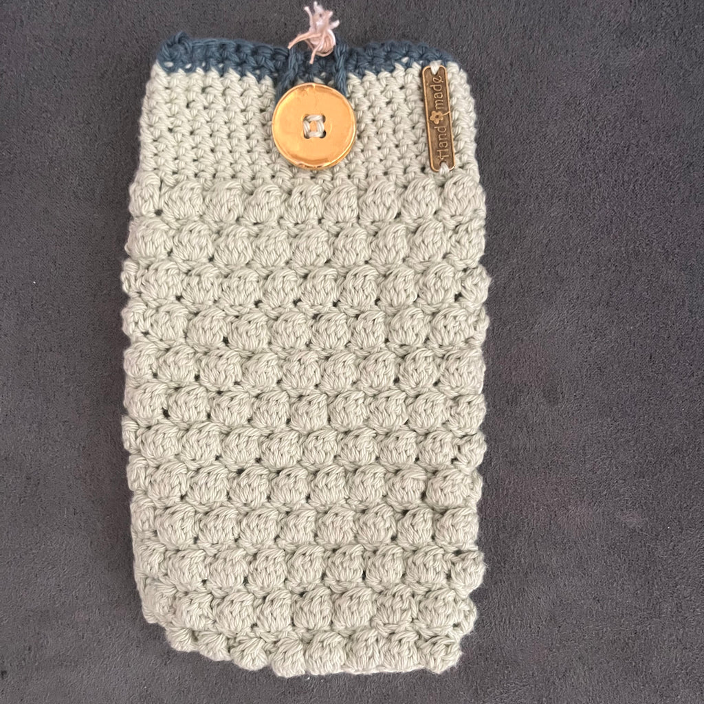 Stilvoll, handgemacht und immer dabei – gehäkelten Handytaschen