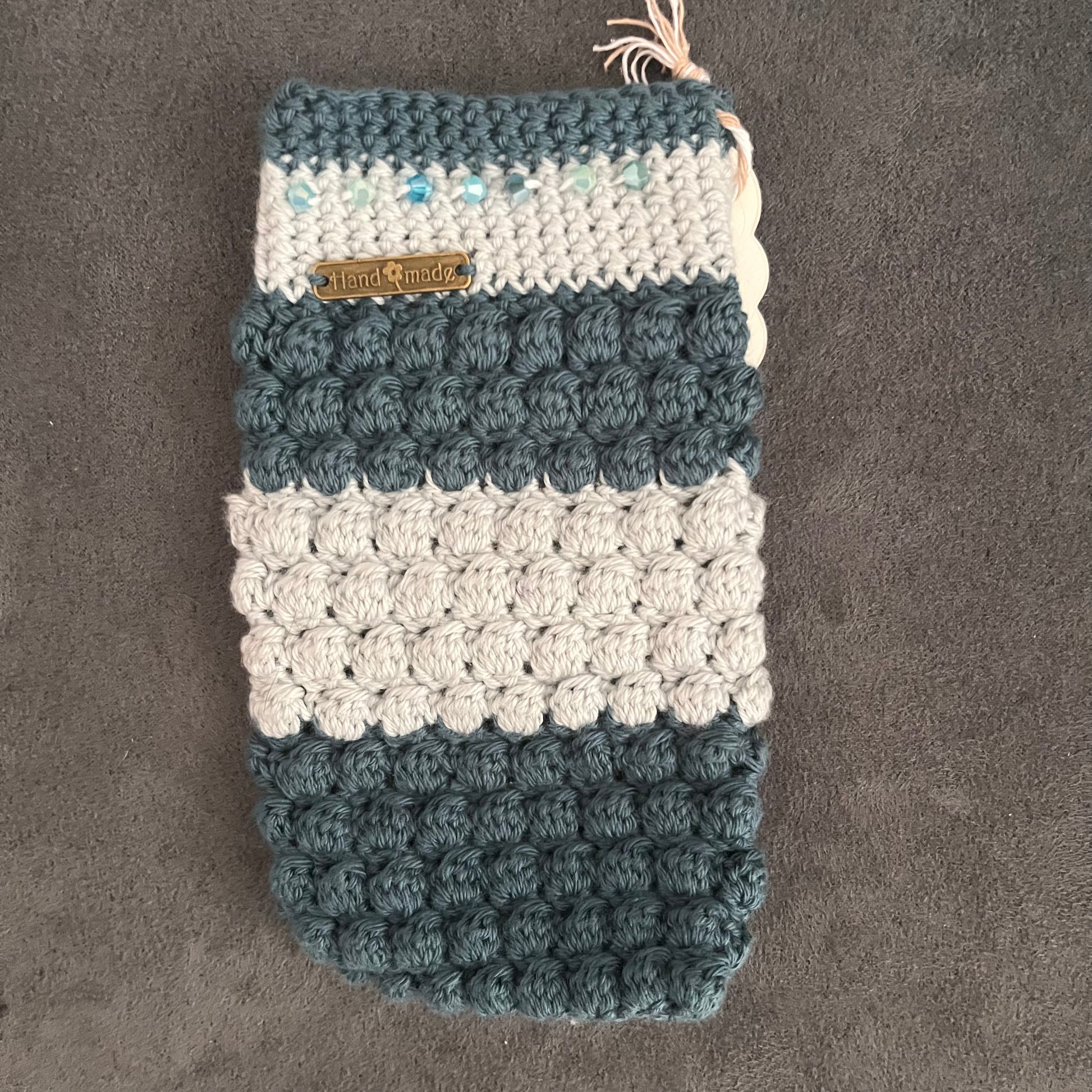 Stilvoll, handgemacht und immer dabei – gehäkelten Handytaschen