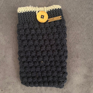 Stilvoll, handgemacht und immer dabei – gehäkelten Handytaschen