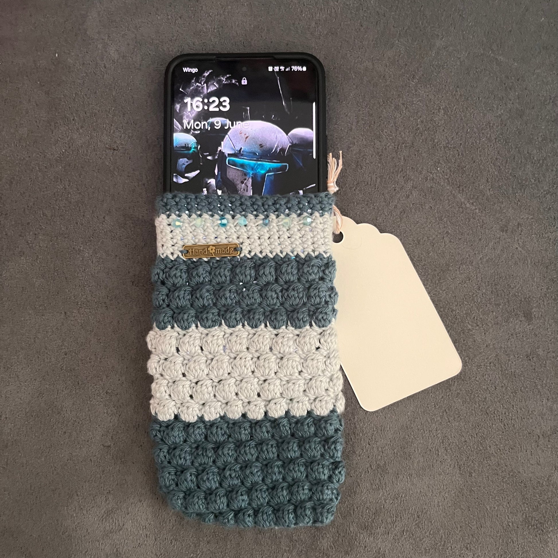 Stilvoll, handgemacht und immer dabei – gehäkelten Handytaschen
