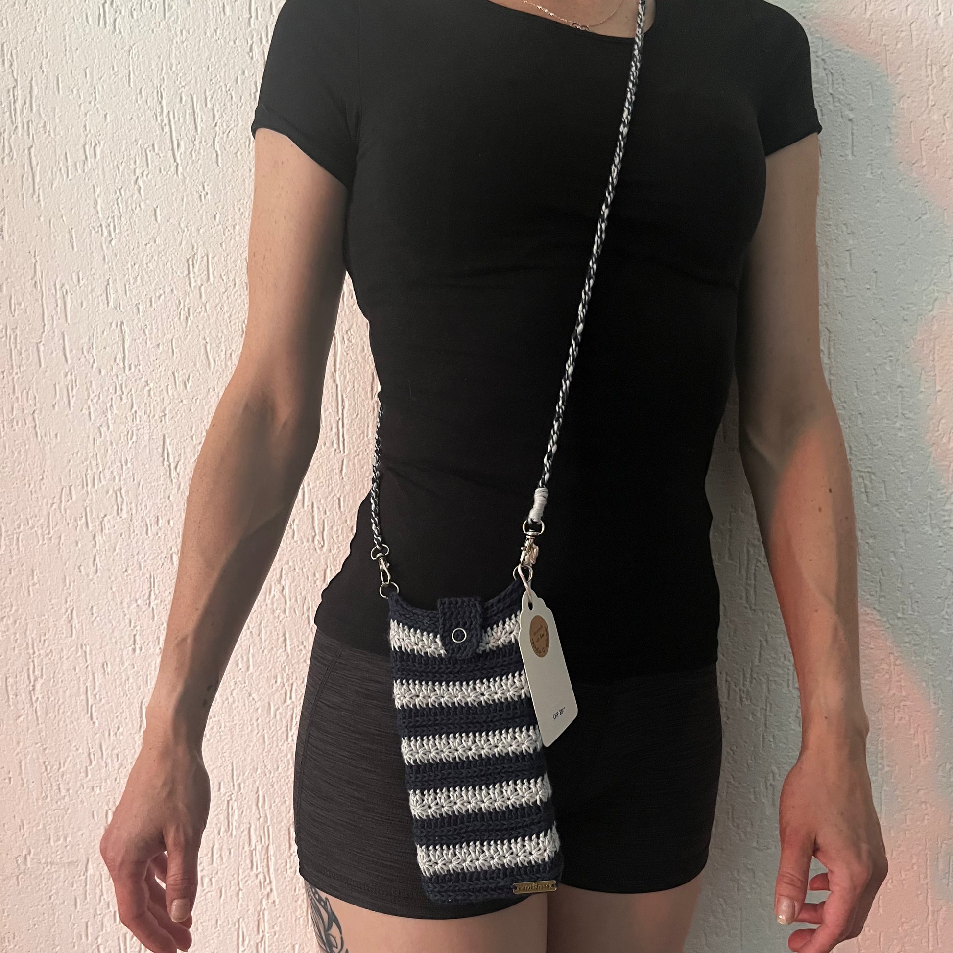 Stilvoll, handgemacht und immer dabei – gehäkelten Handytaschen mit Bändel