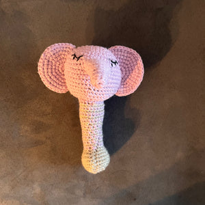 Babyrassel Elefant