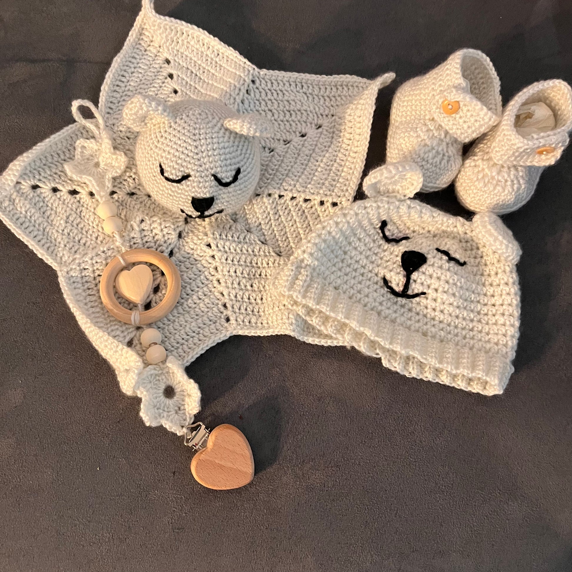 Set „Kleines Bärchen“ — handgemachte Lieblingsstücke für die ersten Abenteuer