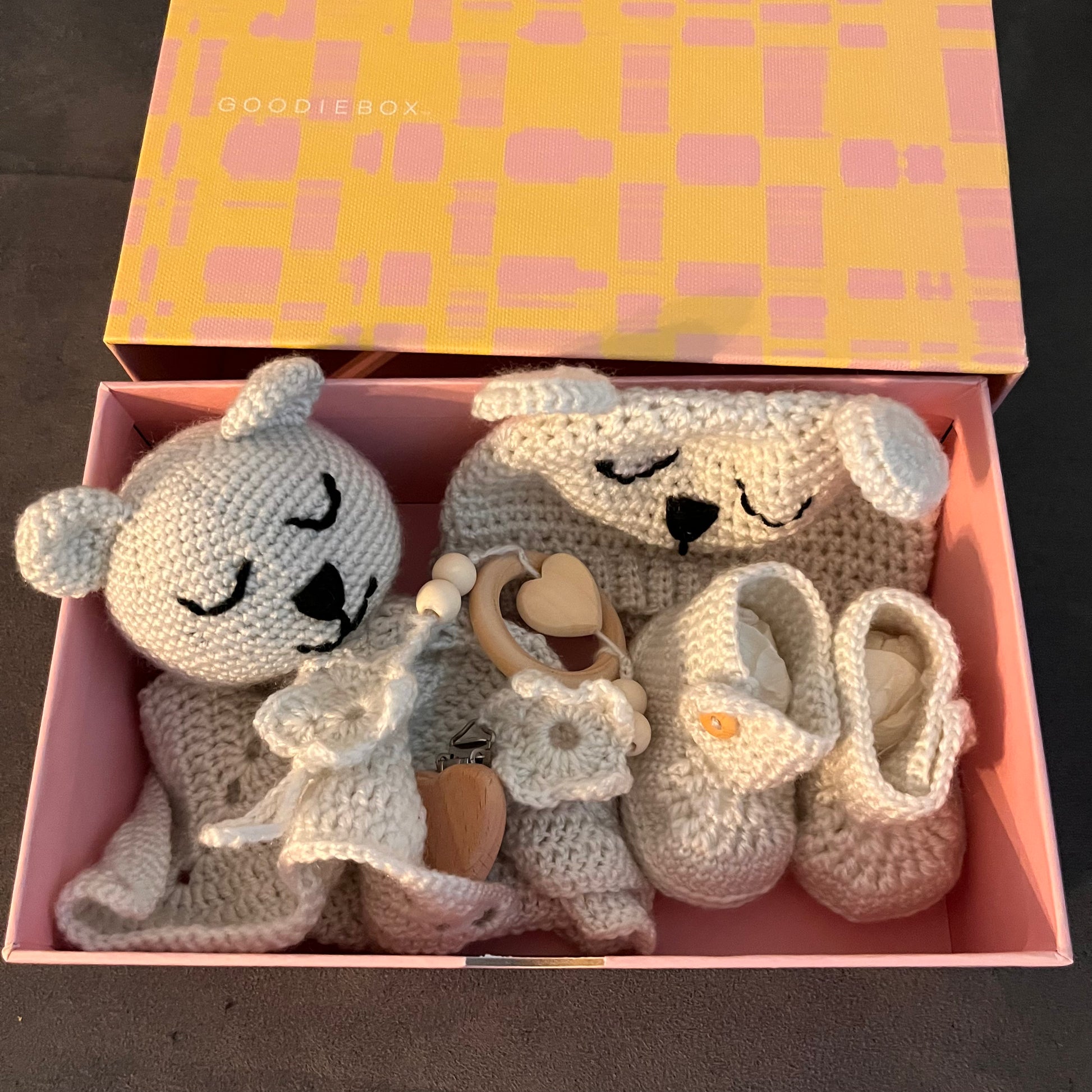 Set „Kleines Bärchen“ — handgemachte Lieblingsstücke für die ersten Abenteuer