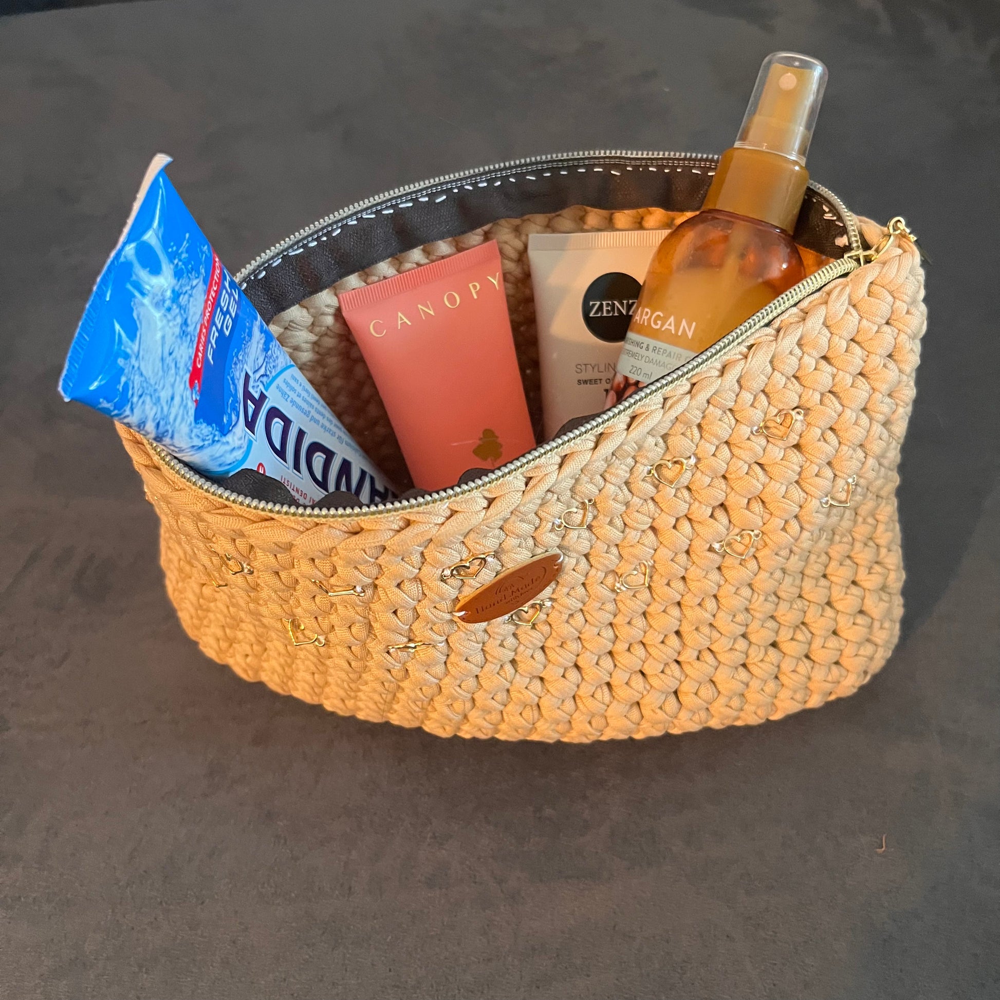 Handgehäkelte Kosmetiktasche aus T-Shirt-Garn – robust, stylisch & individuell