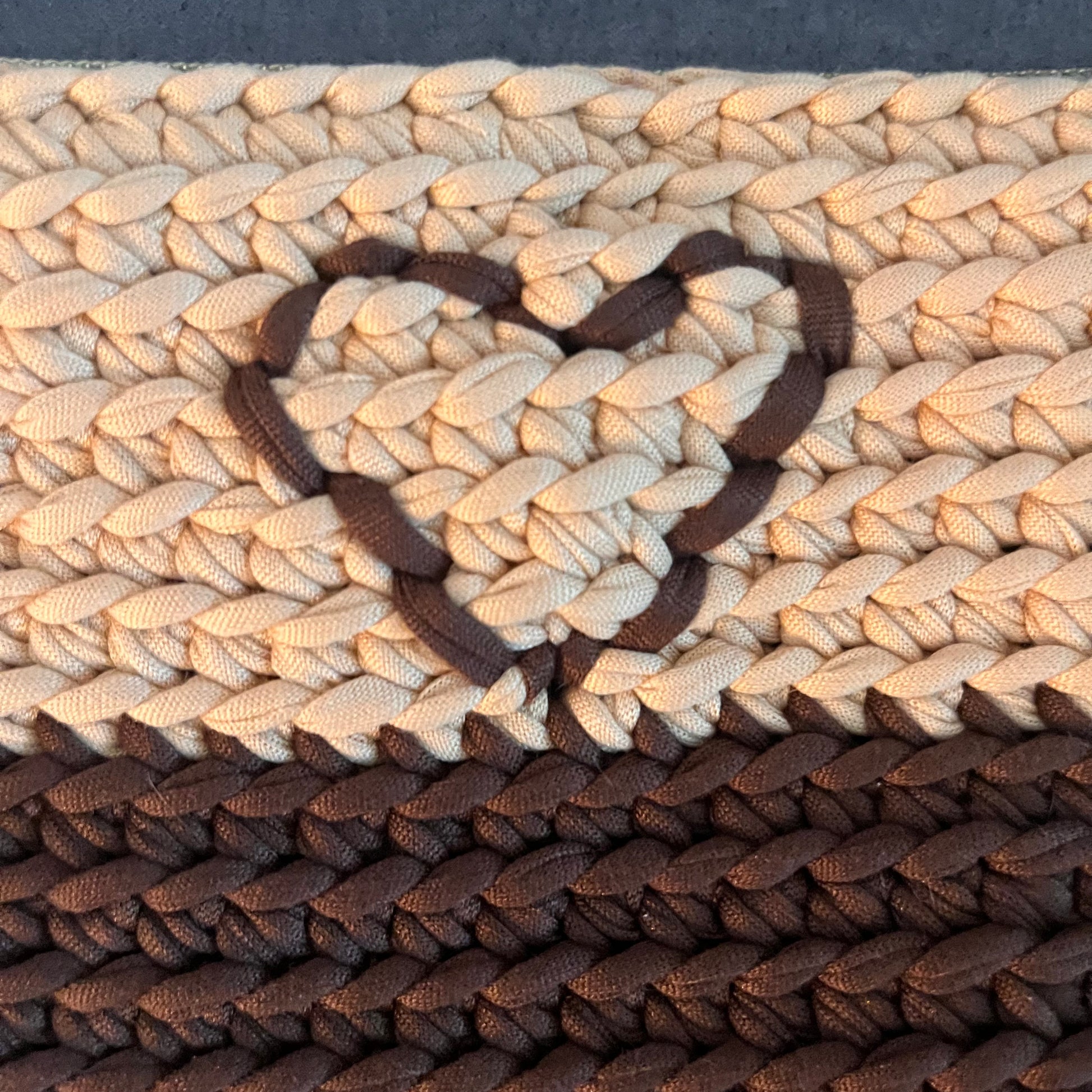 Handgehäkelte Kosmetiktasche aus T-Shirt-Garn – robust, stylisch & individuell