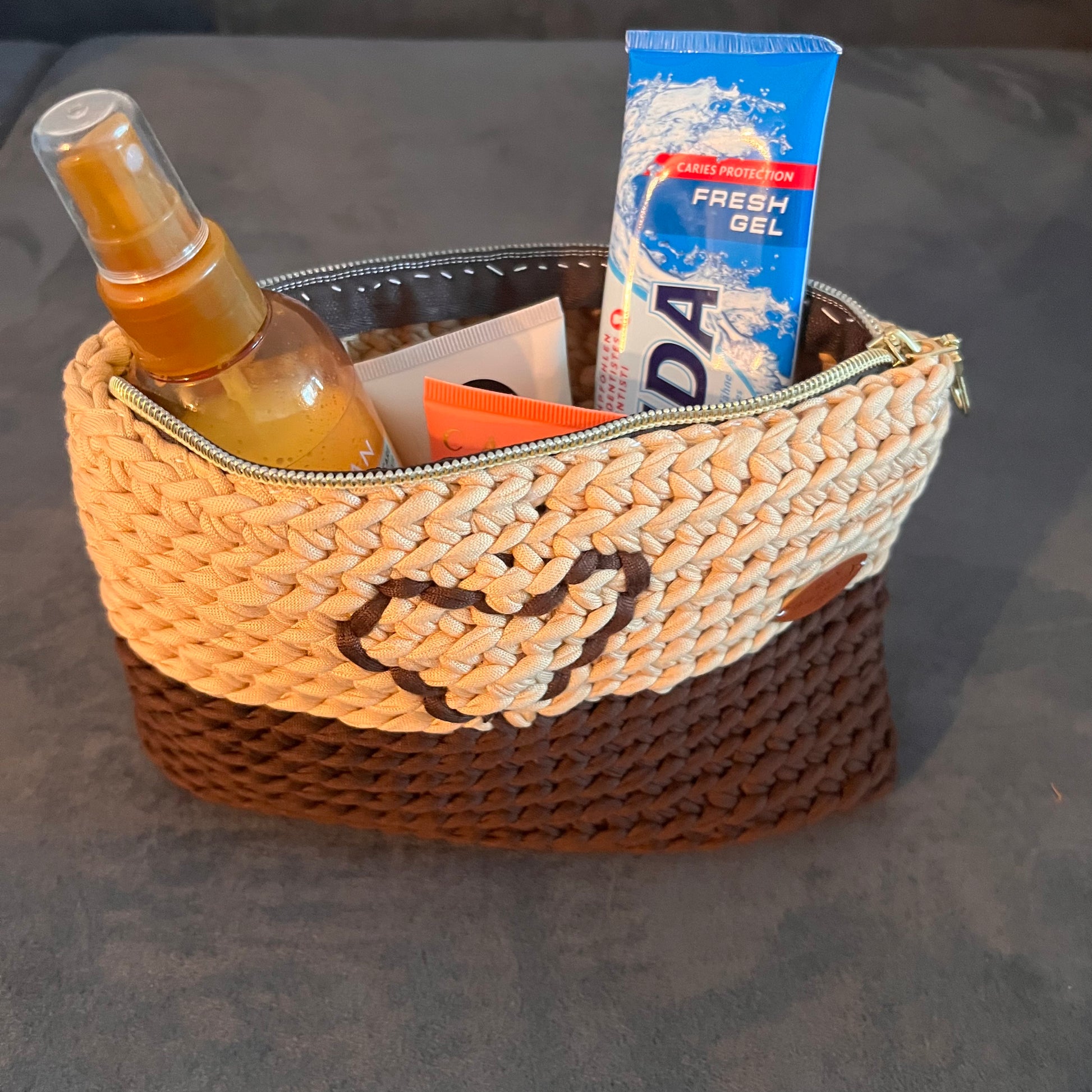 Handgehäkelte Kosmetiktasche aus T-Shirt-Garn – robust, stylisch & individuell