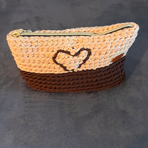 Handgehäkelte Kosmetiktasche aus T-Shirt-Garn – robust, stylisch & individuell