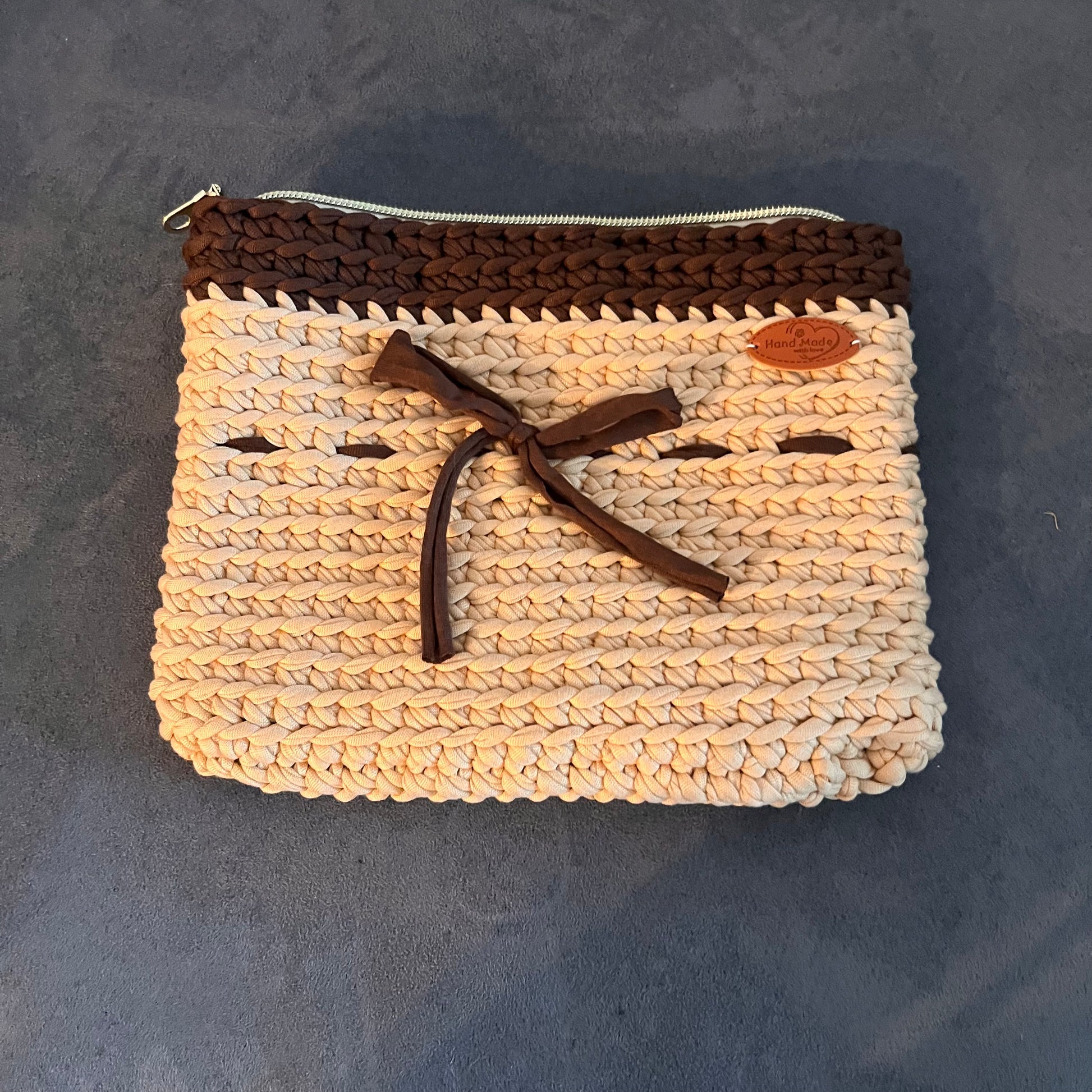 Handgehäkelte Kosmetiktasche aus T-Shirt-Garn – robust, stylisch & individuell