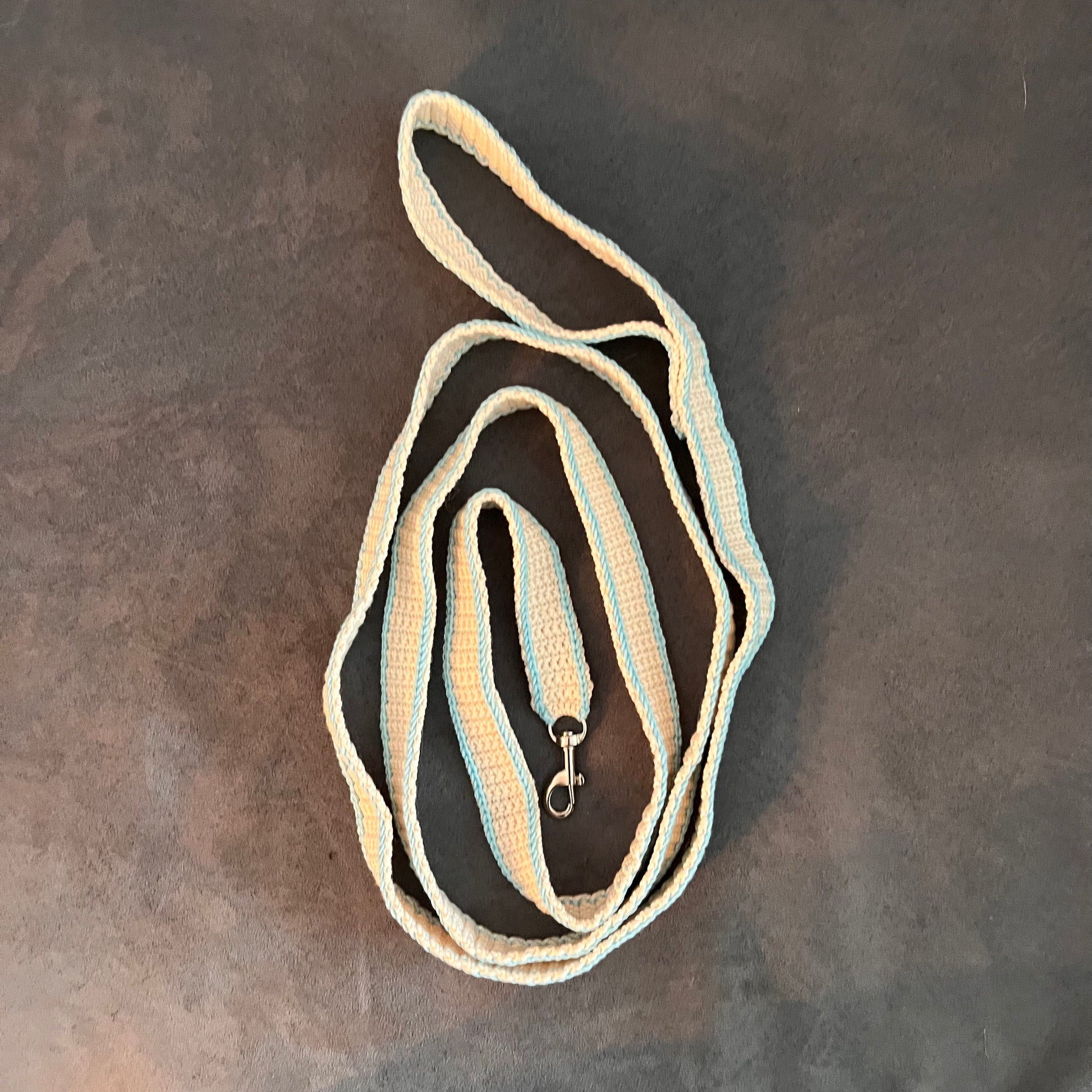 Handgemachte Hundeleine & Halsband-Set – stilvoll, bequem & praktisch