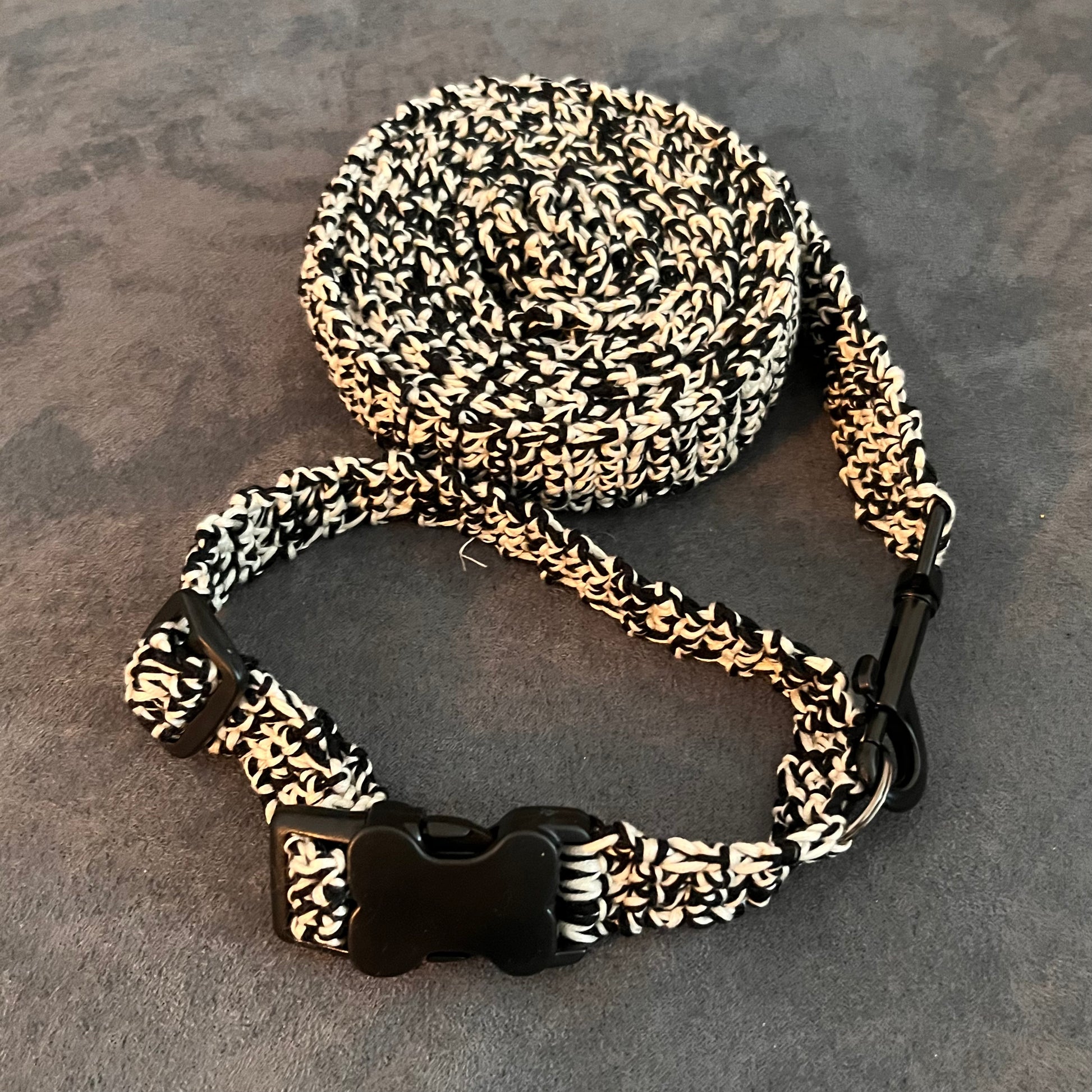 Handgemachte Hundeleine & Halsband-Set – stilvoll, bequem & praktisch