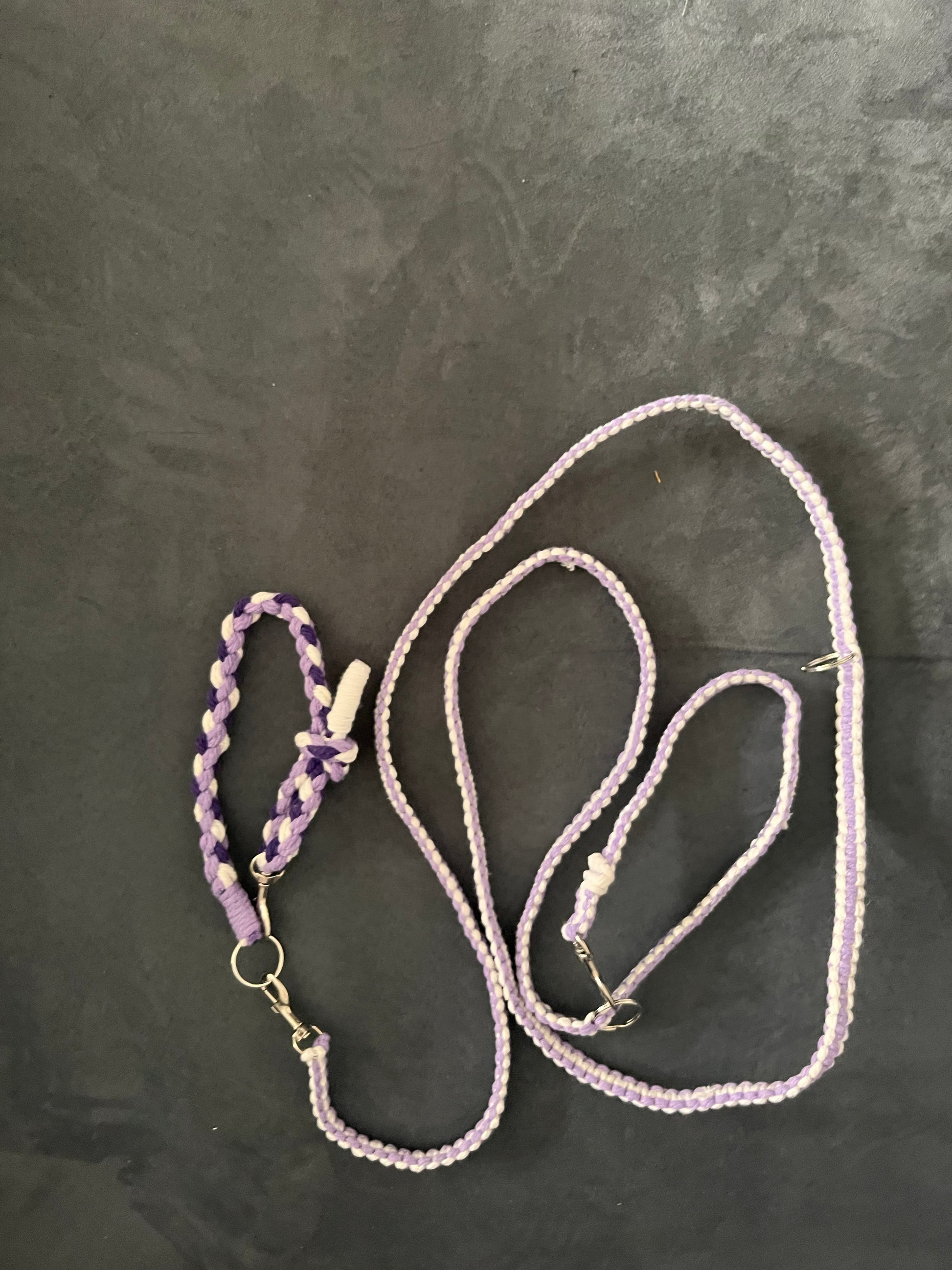 Set aus geknüpfter Hundeleine mit passendem Halsband (beides grössenverstellbar)