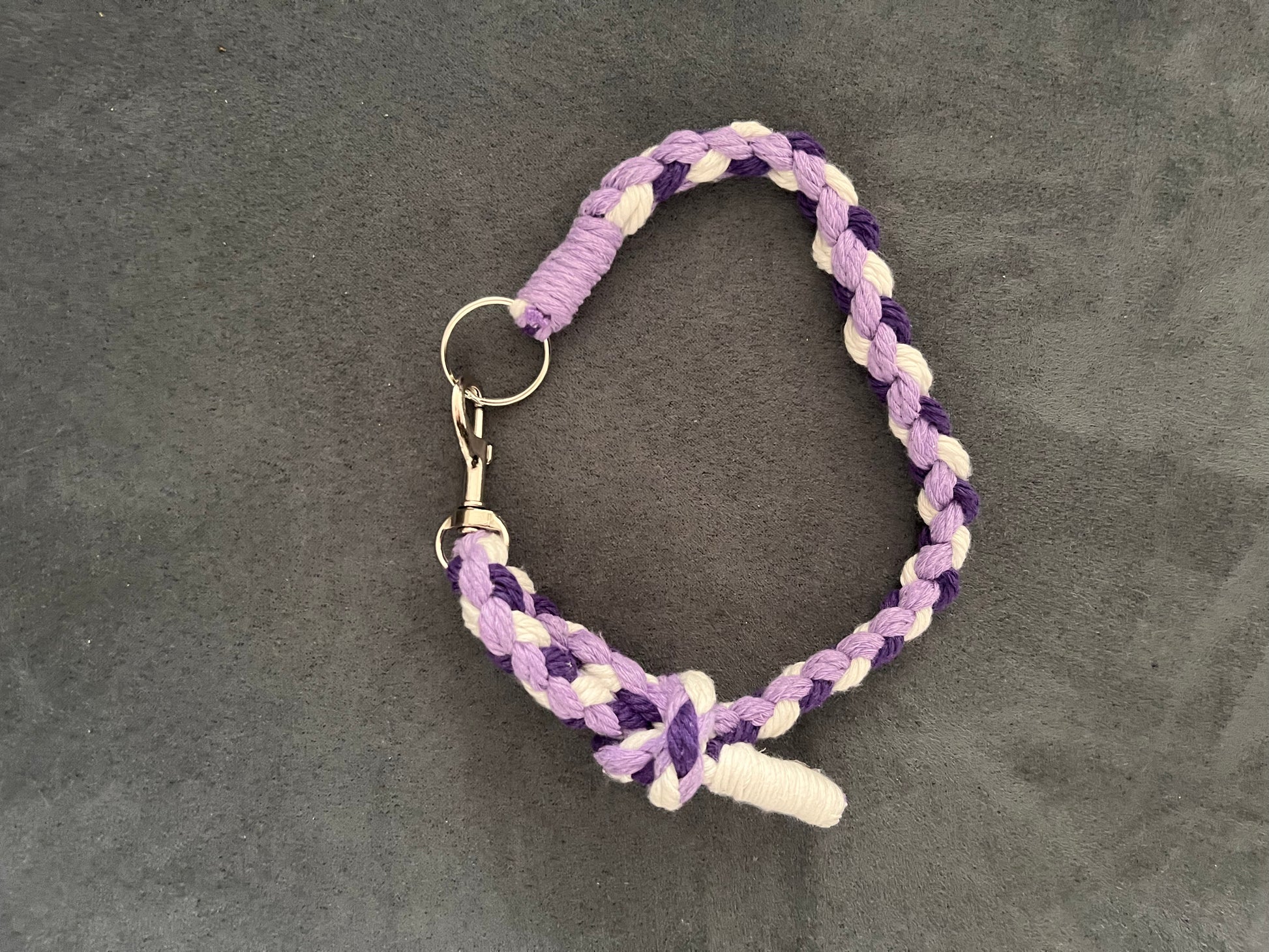 Set aus geknüpfter Hundeleine mit passendem Halsband (beides grössenverstellbar)