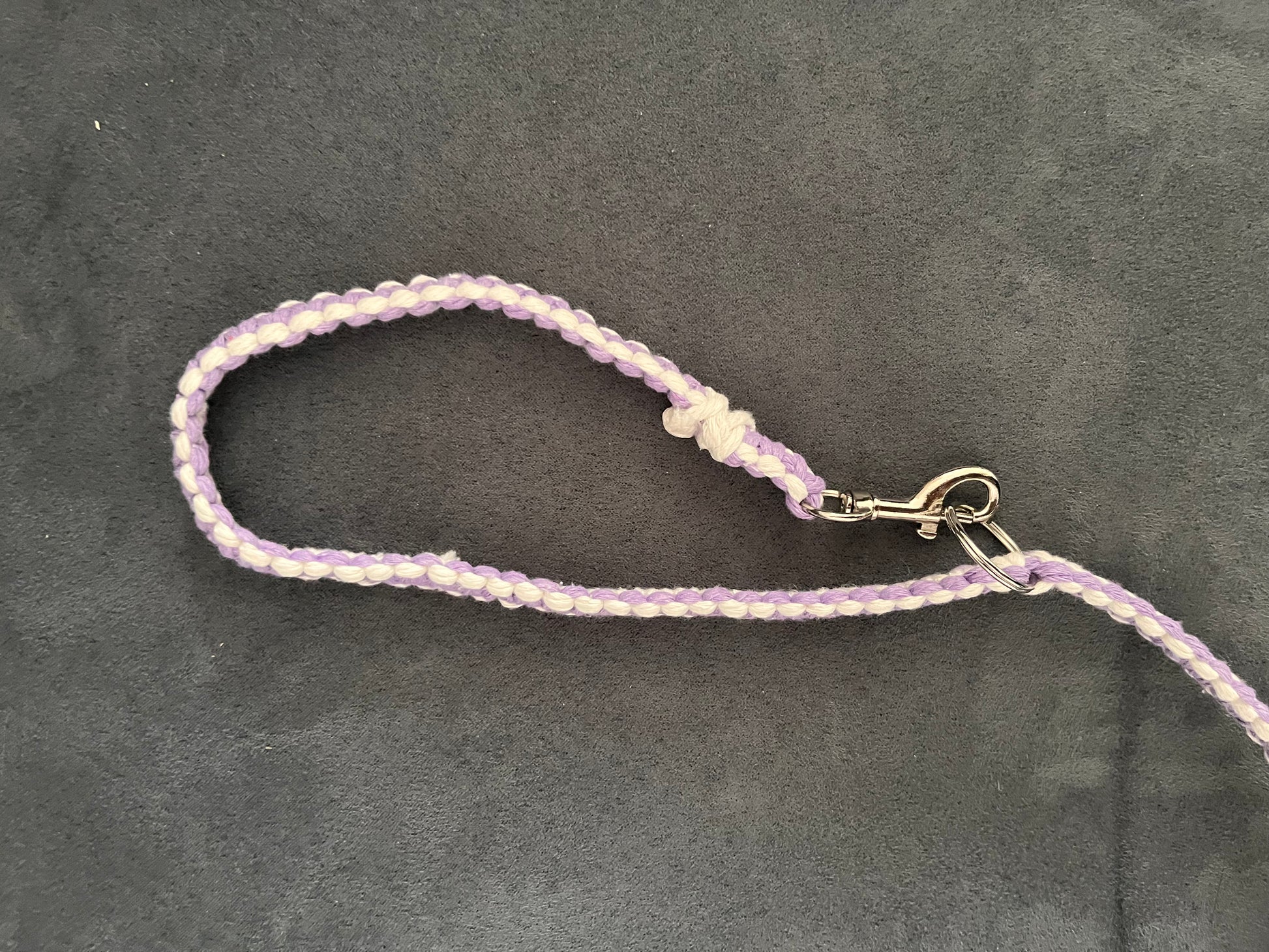 Set aus geknüpfter Hundeleine mit passendem Halsband (beides grössenverstellbar)