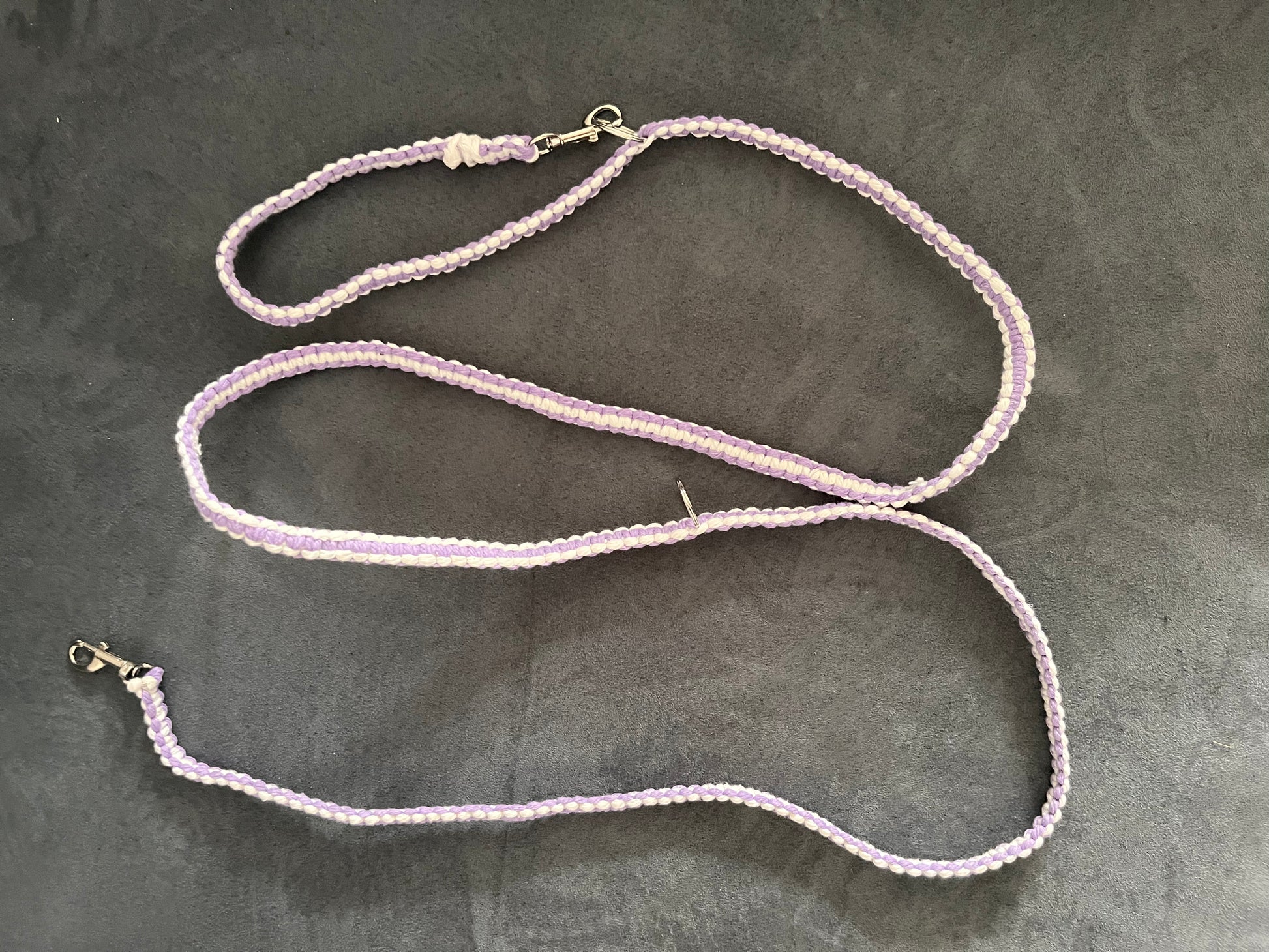 Set aus geknüpfter Hundeleine mit passendem Halsband (beides grössenverstellbar)