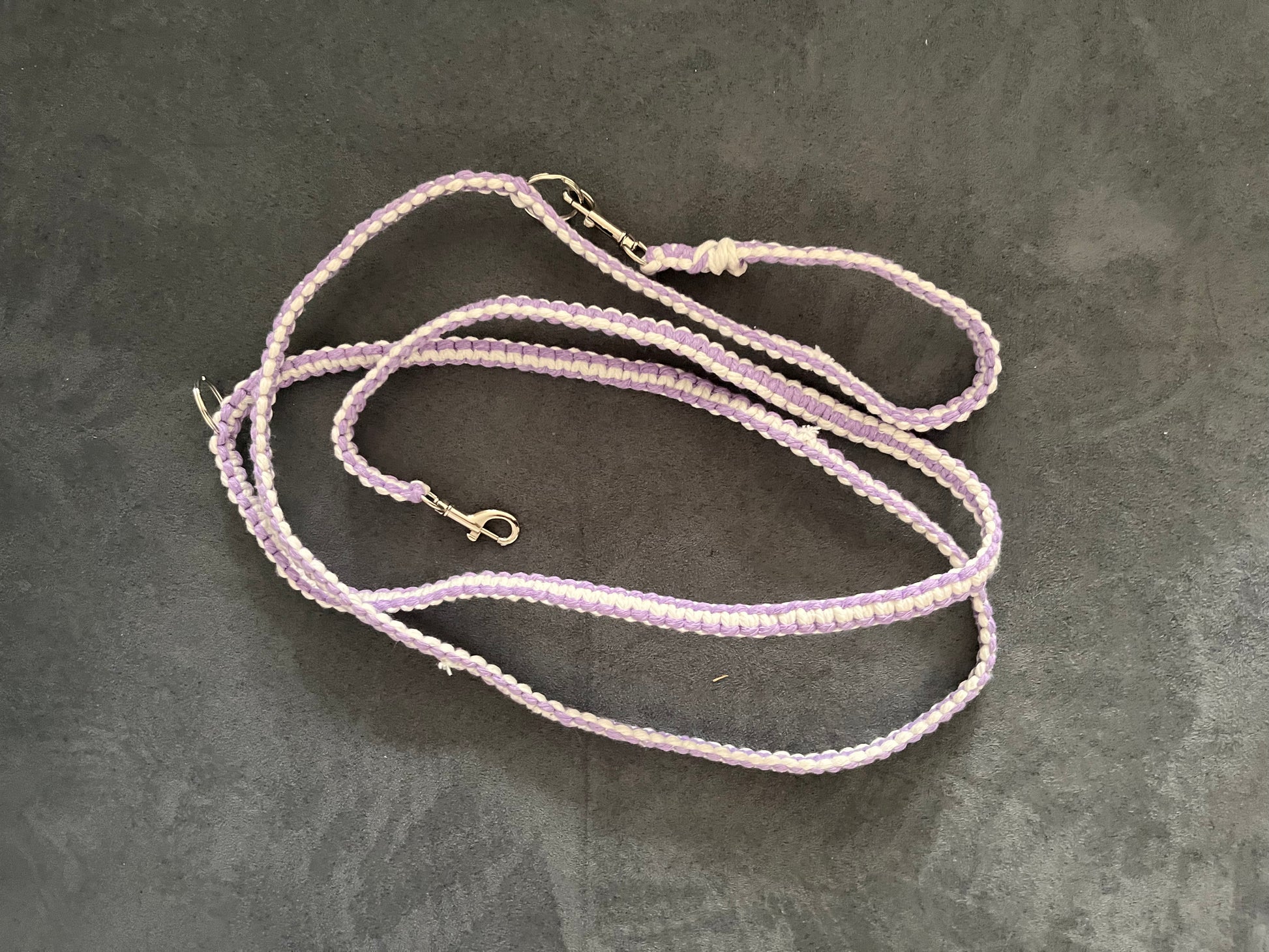 Set aus geknüpfter Hundeleine mit passendem Halsband (beides grössenverstellbar)