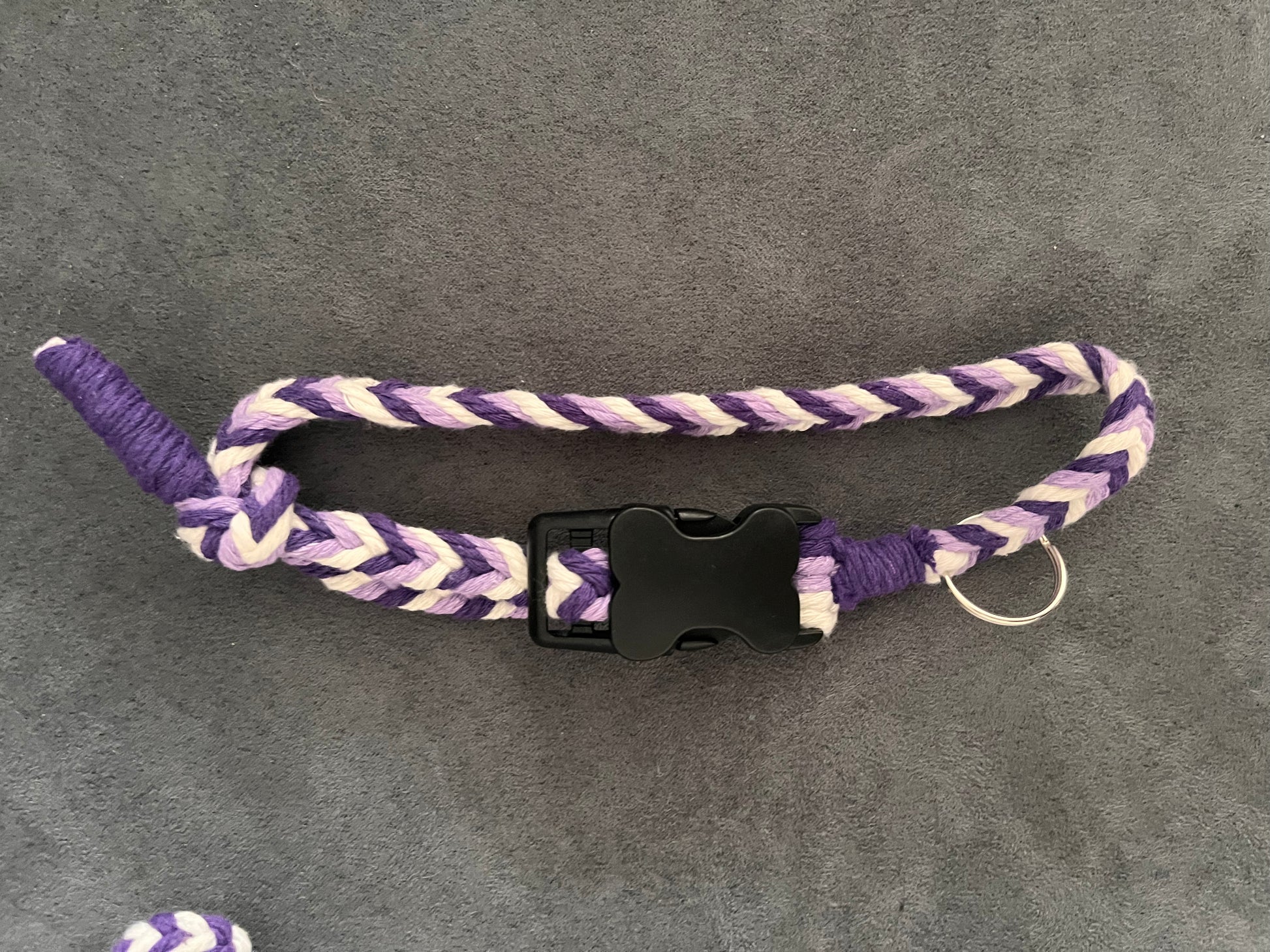 Set aus geknüpfter Hundeleine mit passendem Halsband (beides grössenverstellbar)