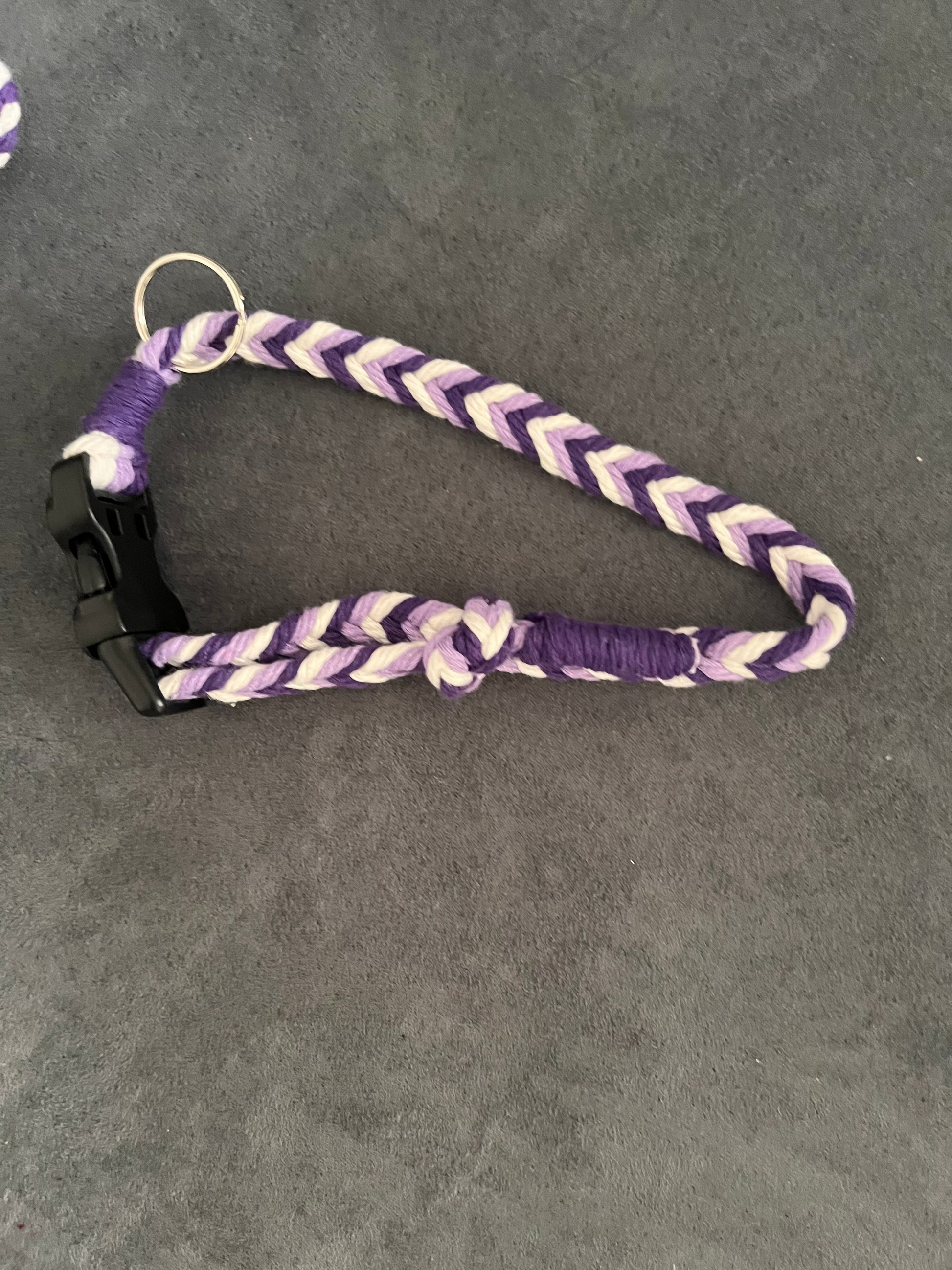 Set aus geknüpfter Hundeleine mit passendem Halsband (beides grössenverstellbar)