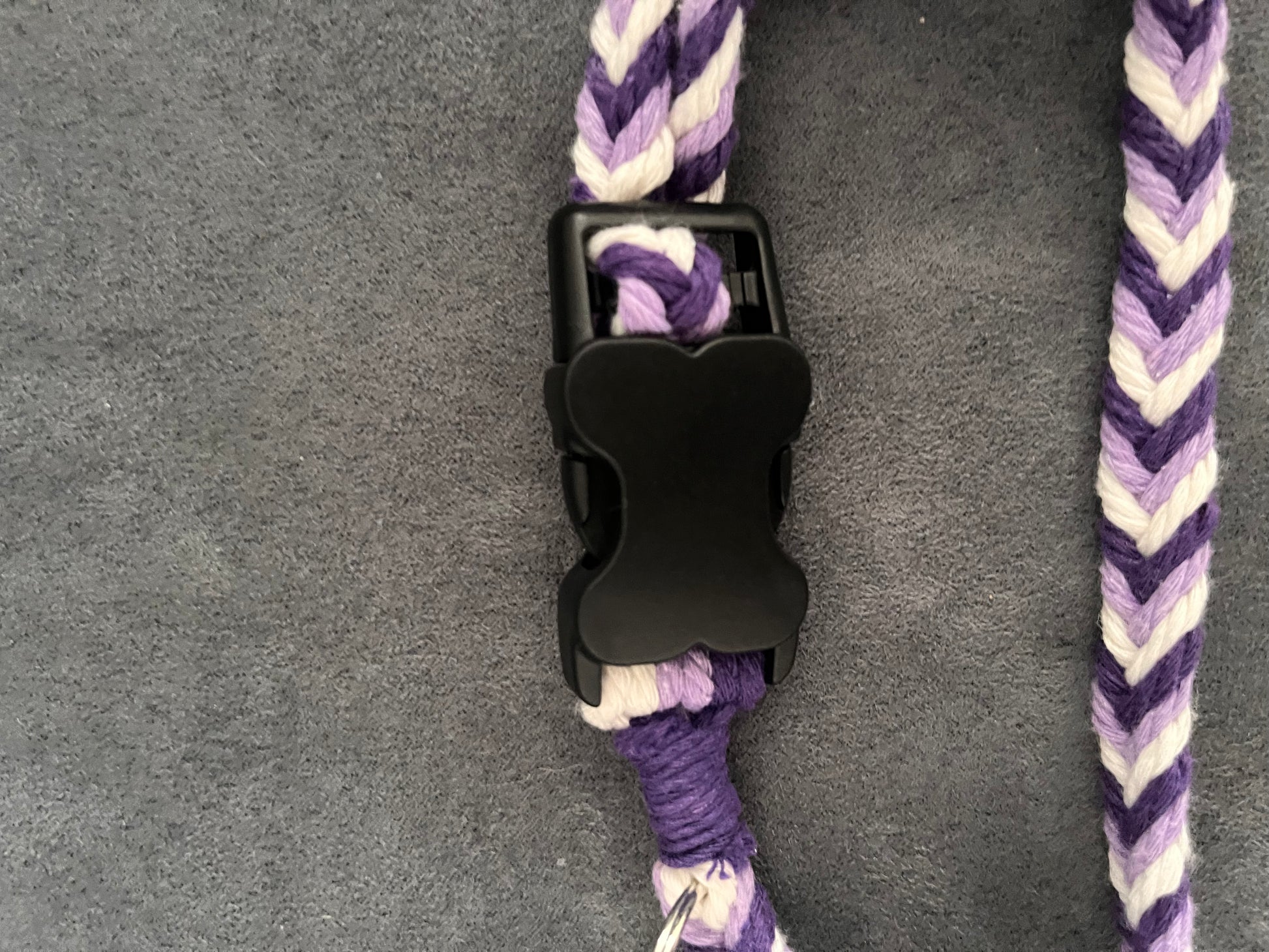 Set aus geknüpfter Hundeleine mit passendem Halsband (beides grössenverstellbar)