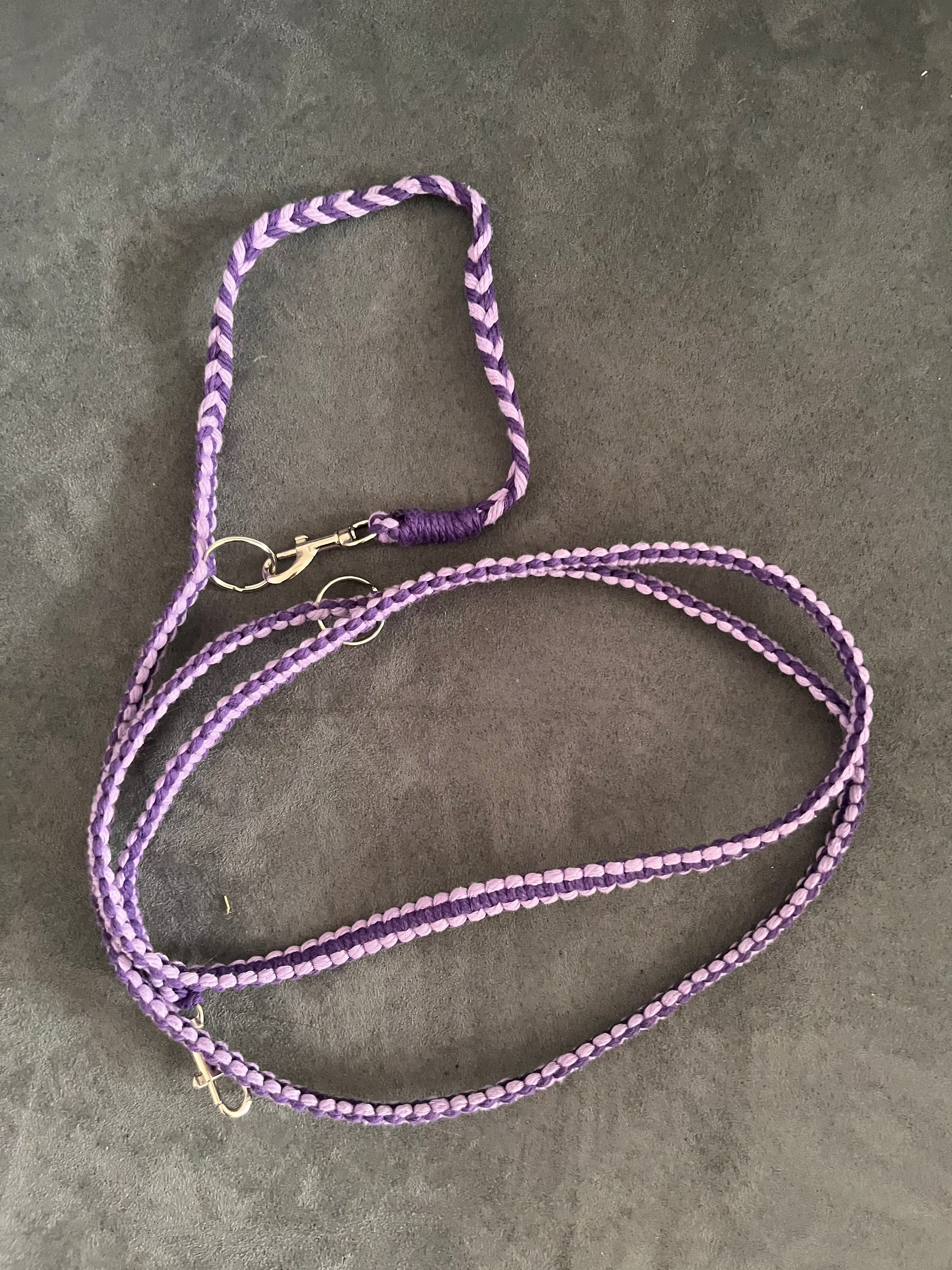 Set aus geknüpfter Hundeleine mit passendem Halsband (beides grössenverstellbar)