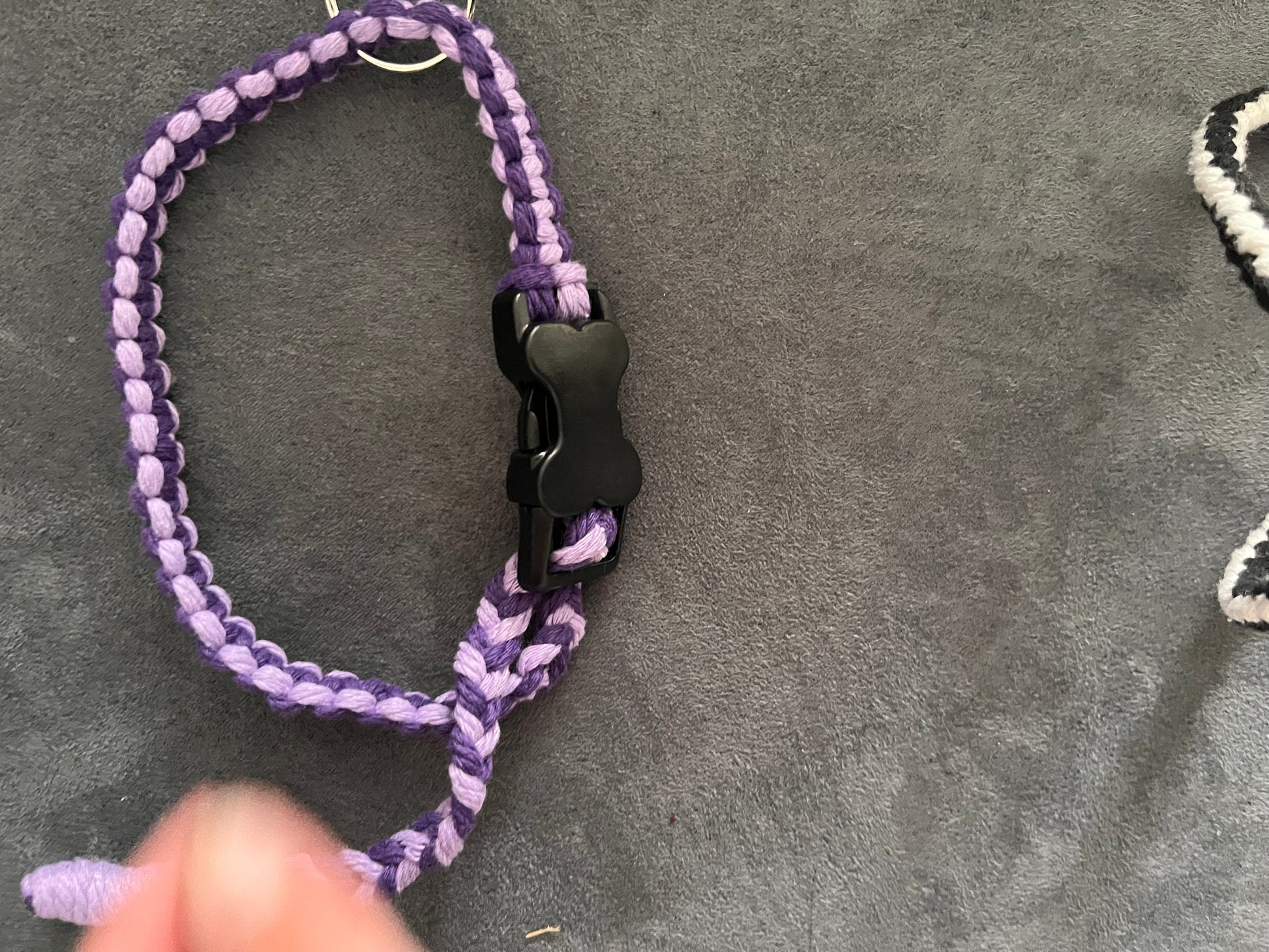 Set aus geknüpfter Hundeleine mit passendem Halsband (beides grössenverstellbar)