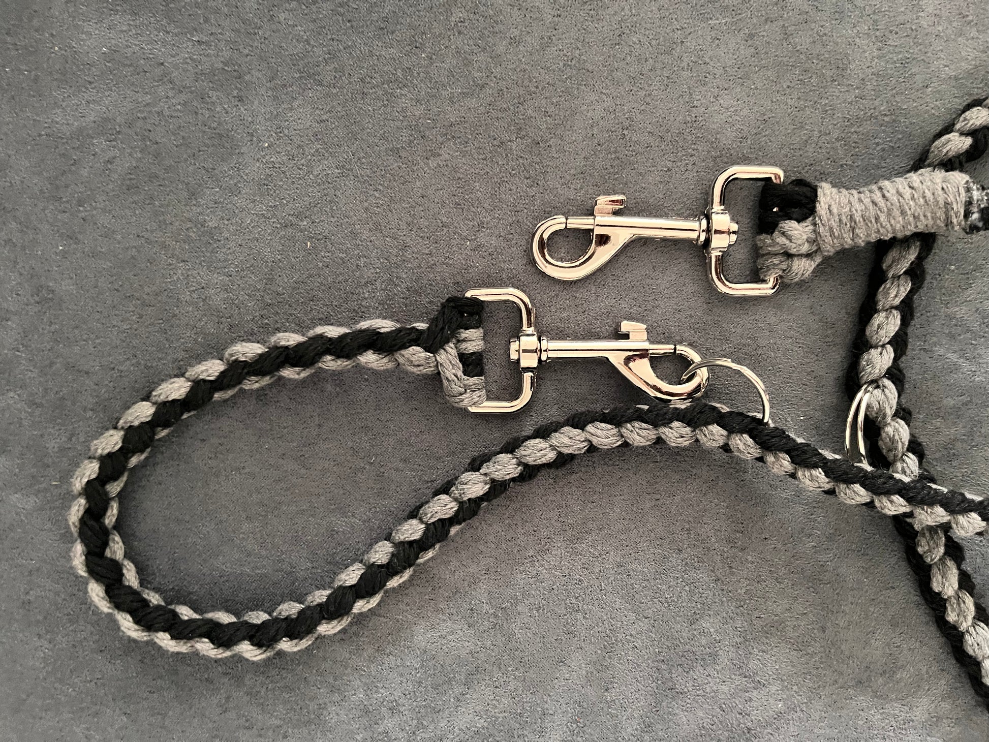 Set aus rund geflochtener Hundeleine mit passendem Halsband (beides grössenverstellbar)