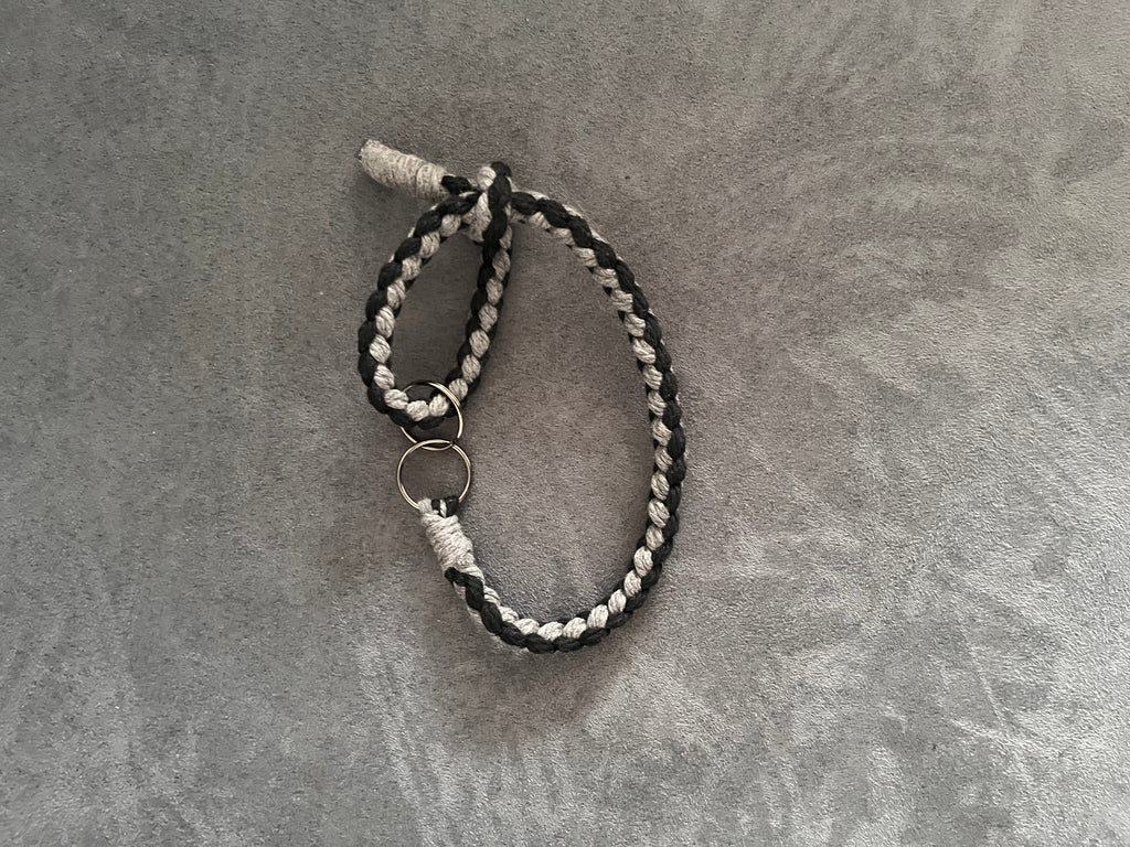 Set aus rund geflochtener Hundeleine mit passendem Halsband (beides grössenverstellbar)