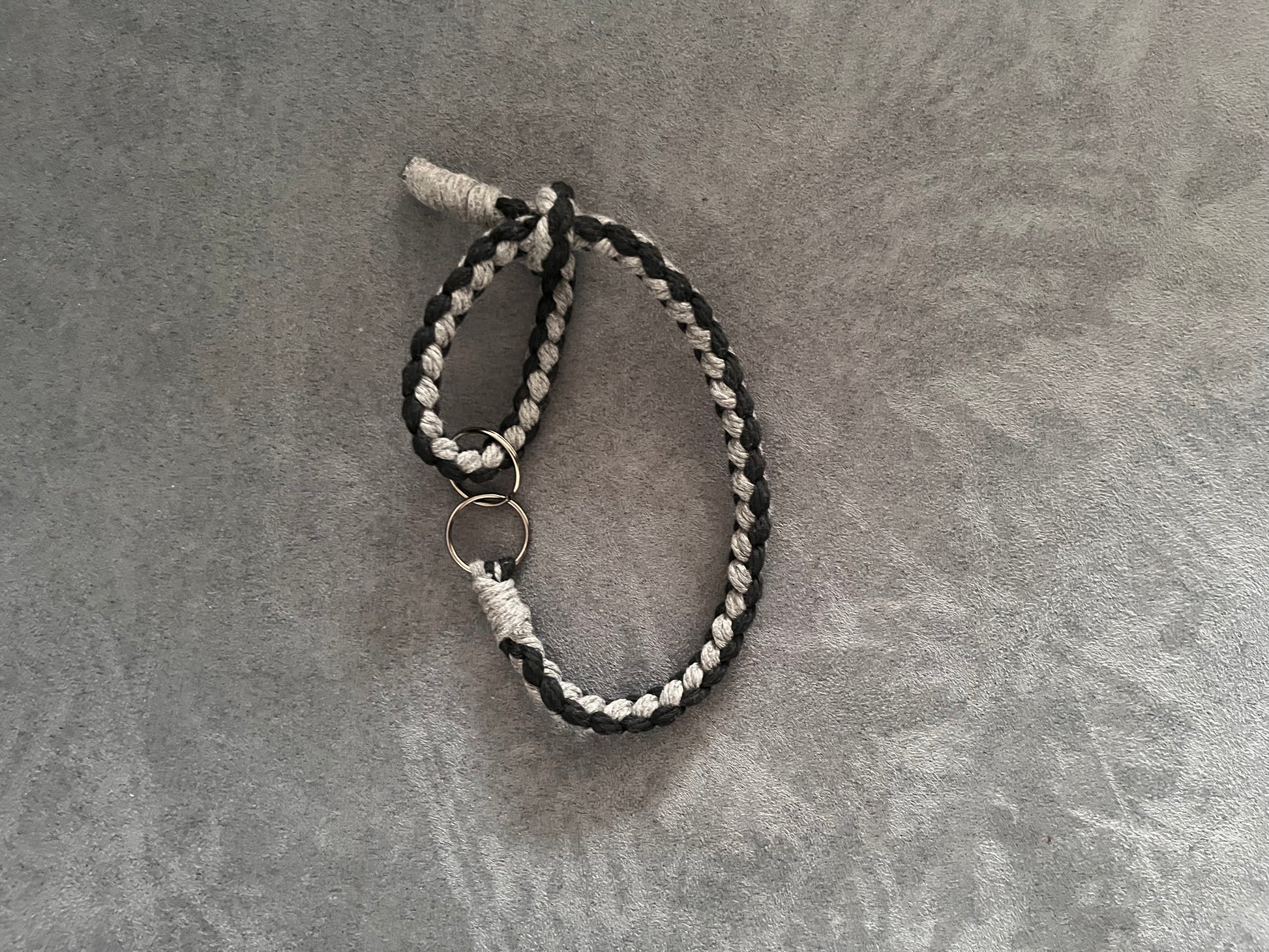 Set aus rund geflochtener Hundeleine mit passendem Halsband (beides grössenverstellbar)