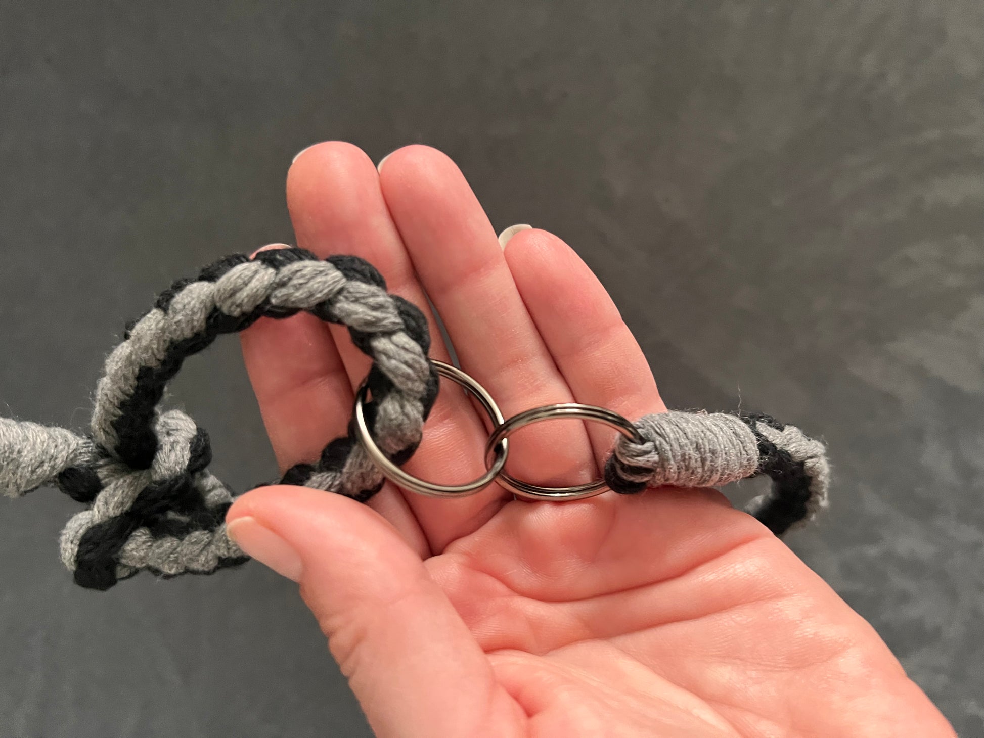 Set aus rund geflochtener Hundeleine mit passendem Halsband (beides grössenverstellbar)