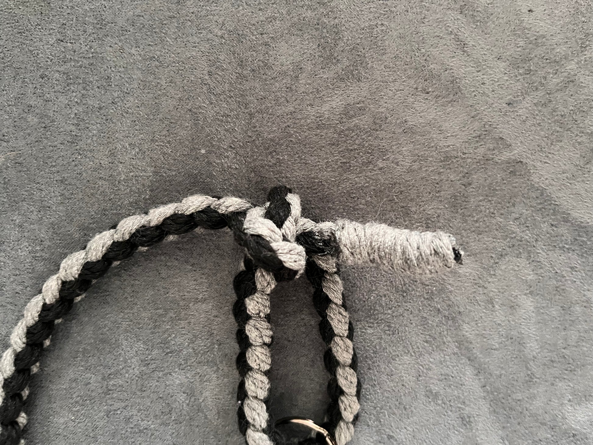 Set aus rund geflochtener Hundeleine mit passendem Halsband (beides grössenverstellbar)
