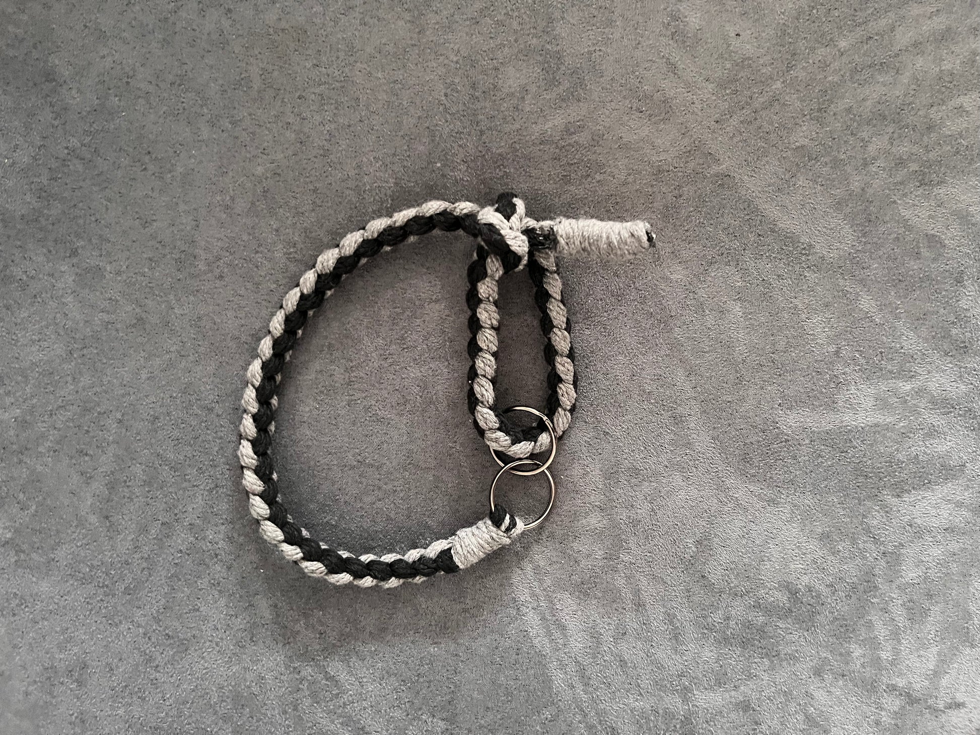 Set aus rund geflochtener Hundeleine mit passendem Halsband (beides grössenverstellbar)