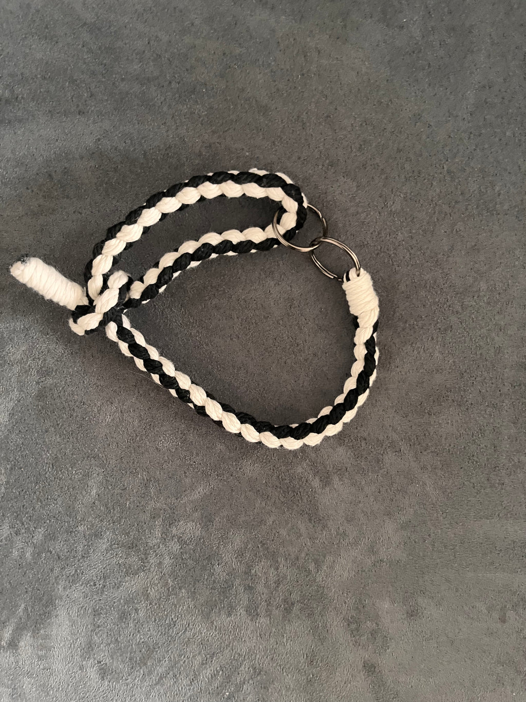Set aus rund geflochtener Hundeleine mit passendem Halsband (beides grössenverstellbar)