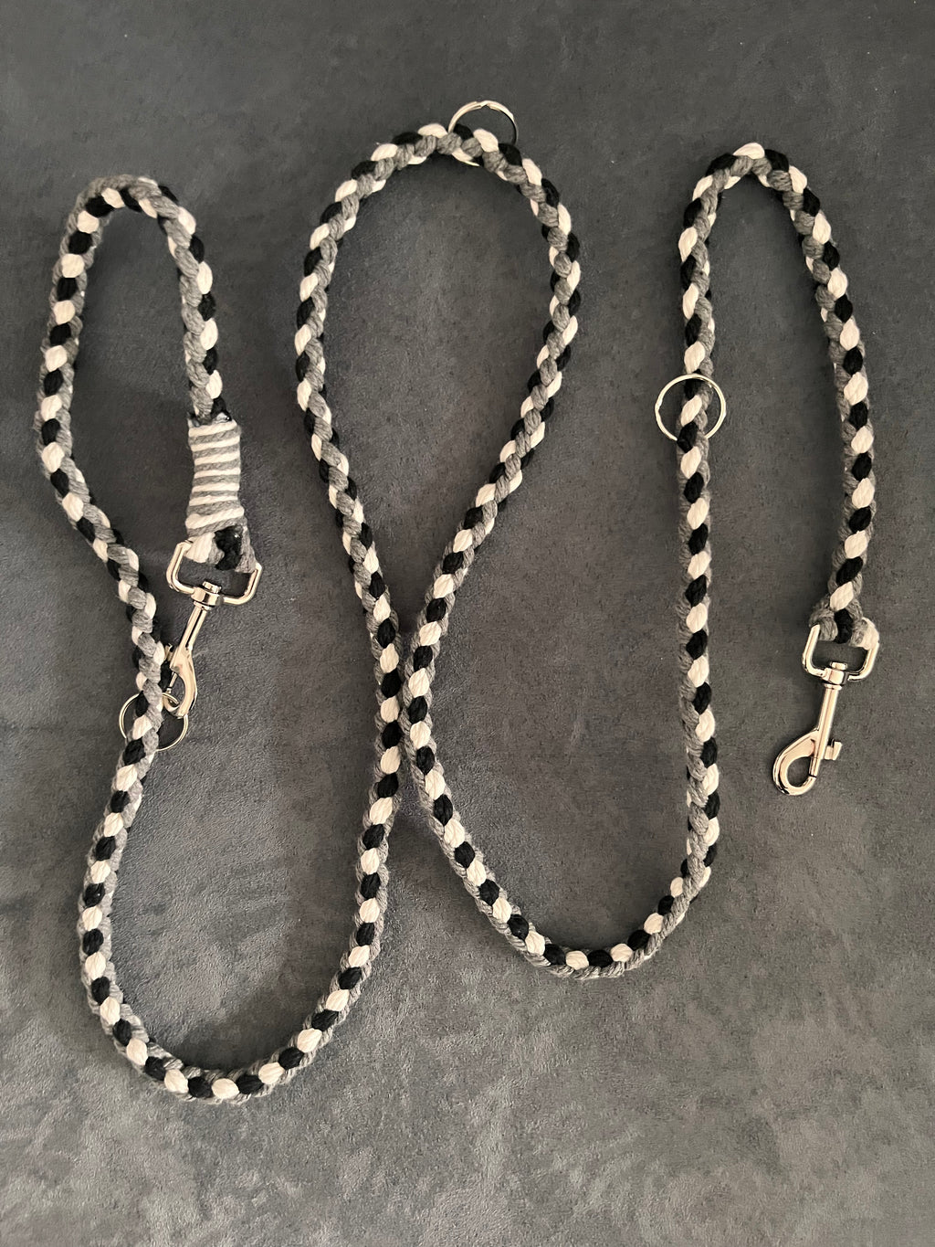 Set aus rund geflochtener Hundeleine mit passendem Halsband (beides grössenverstellbar)